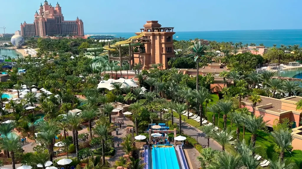 Огромный парк Atlantis Aquaventure