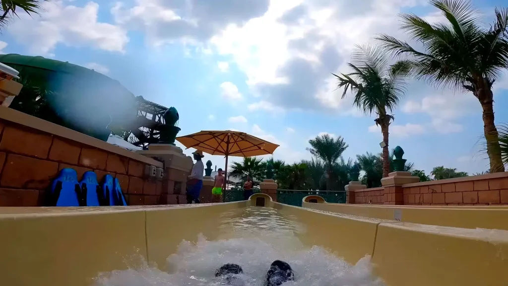 Бассейн аквапарка