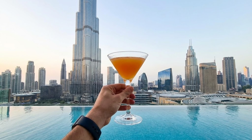 Басейн с видом на Бурдж-Халифа
