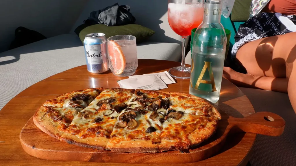 Еда Aura Skypool Dubai