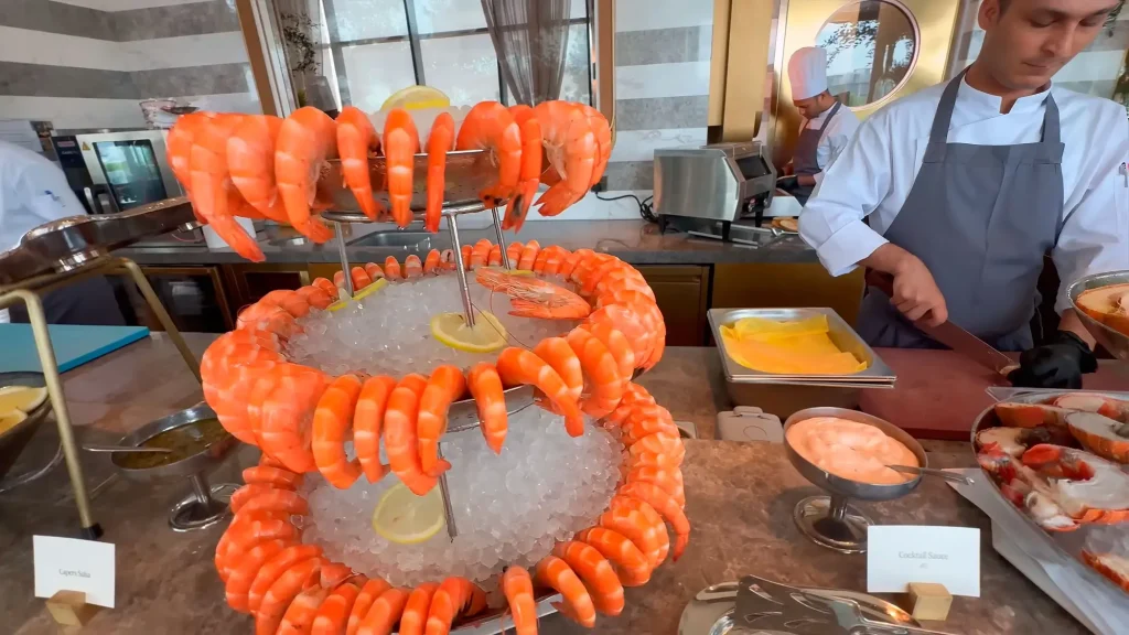 Креветки на завтра в отеле