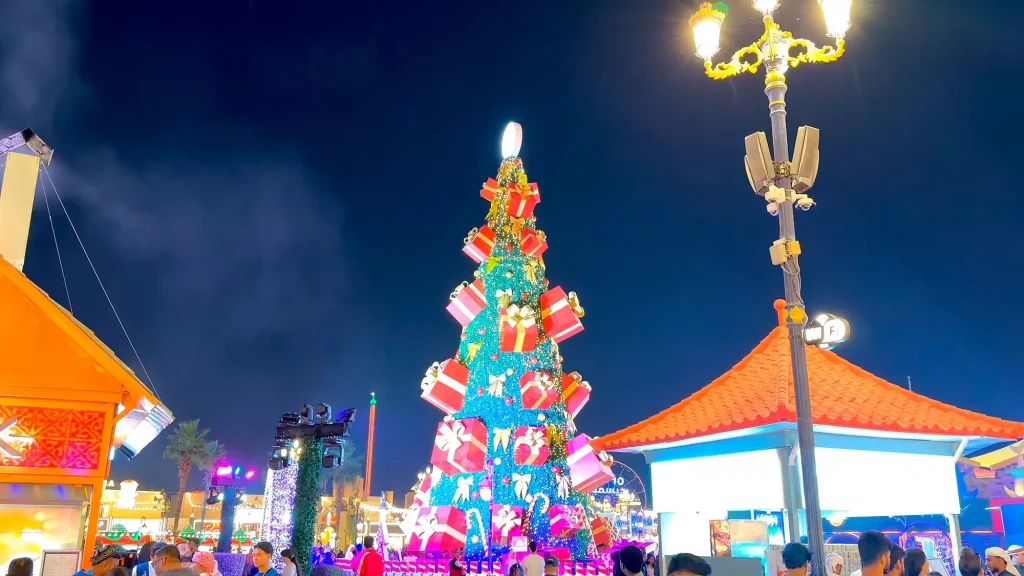 Улица Global Village