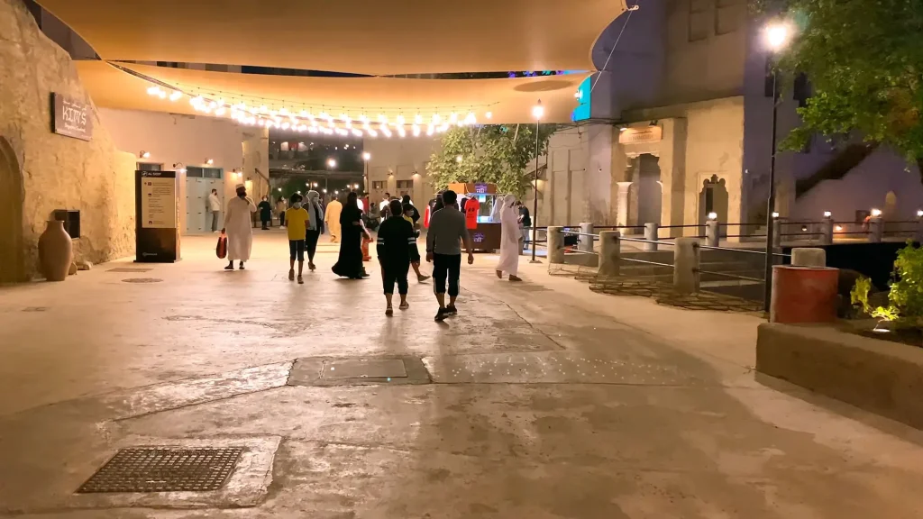 Вечерняя прогулка Al Seef