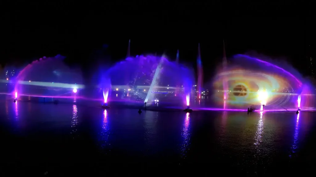 Лазерное шоу Dubai Festival City