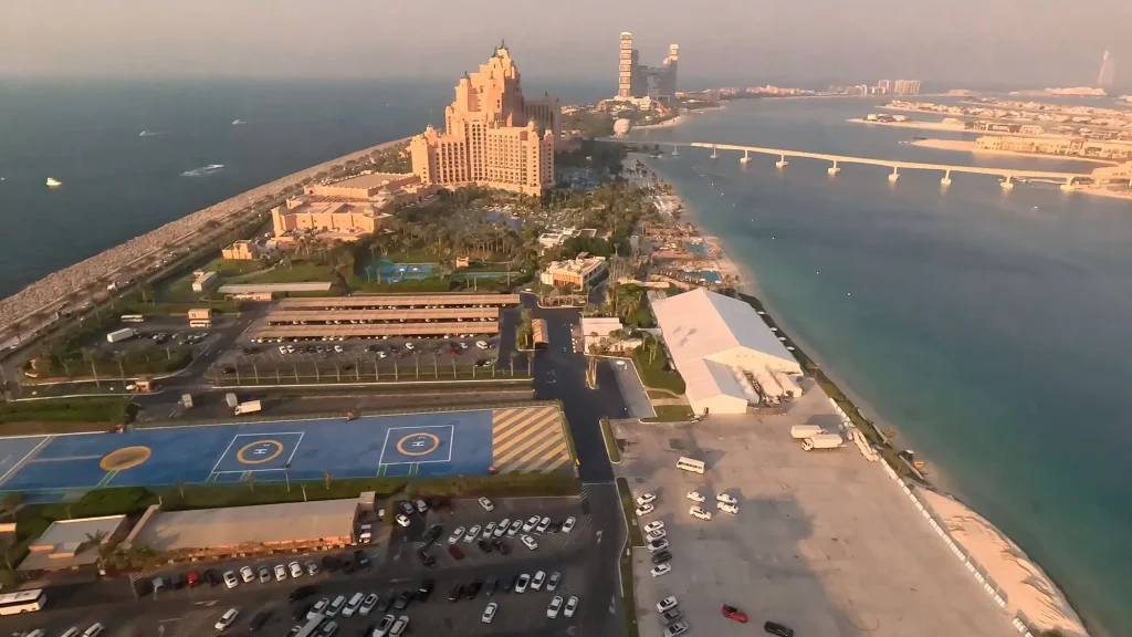 Вертолетная площадка у отеля Атлантис