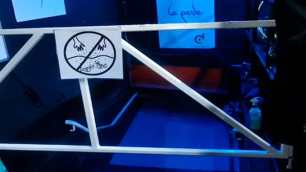 Тунель в бассейн