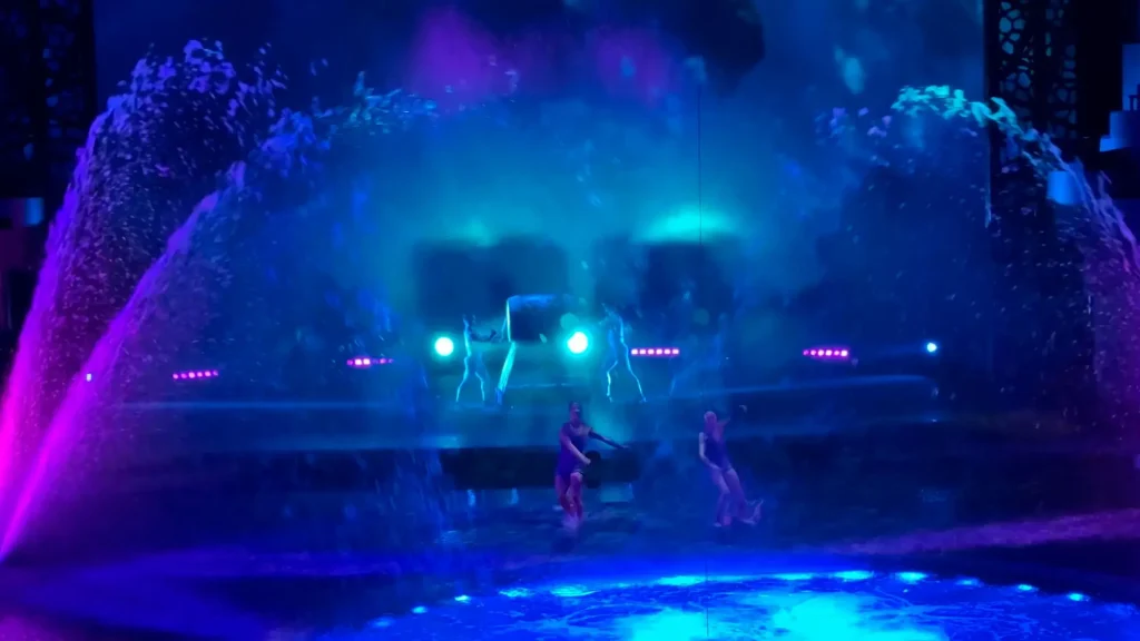 Фонтаны в шоу La Perla