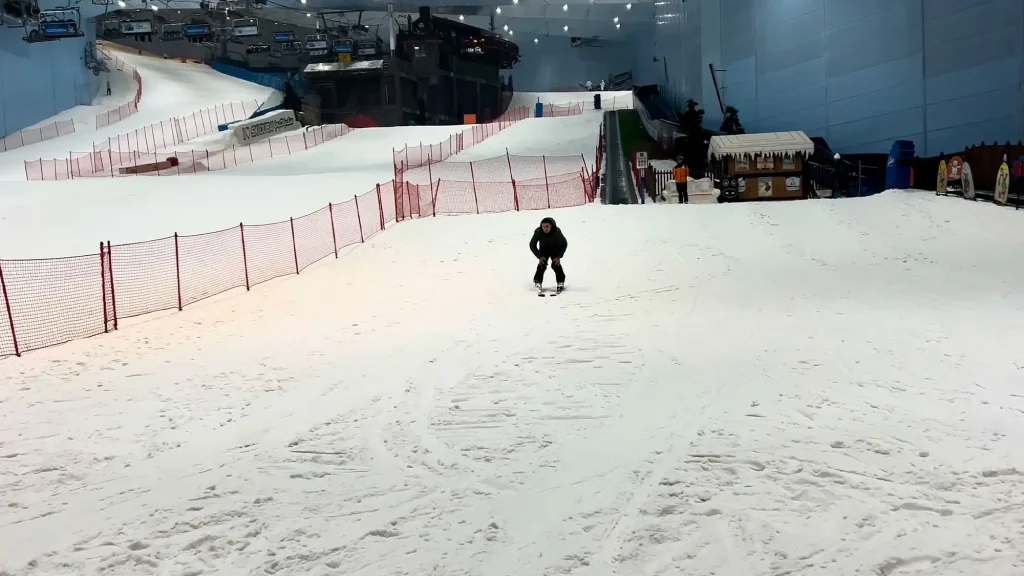 Лыжник на горках