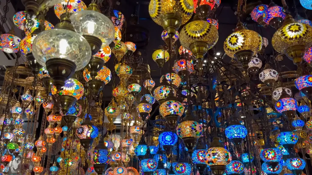 Арабские лампы на рынке