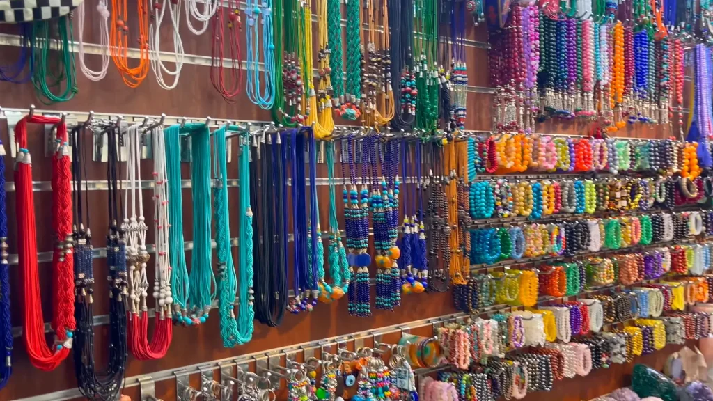 Самоцветы на арабском рынке